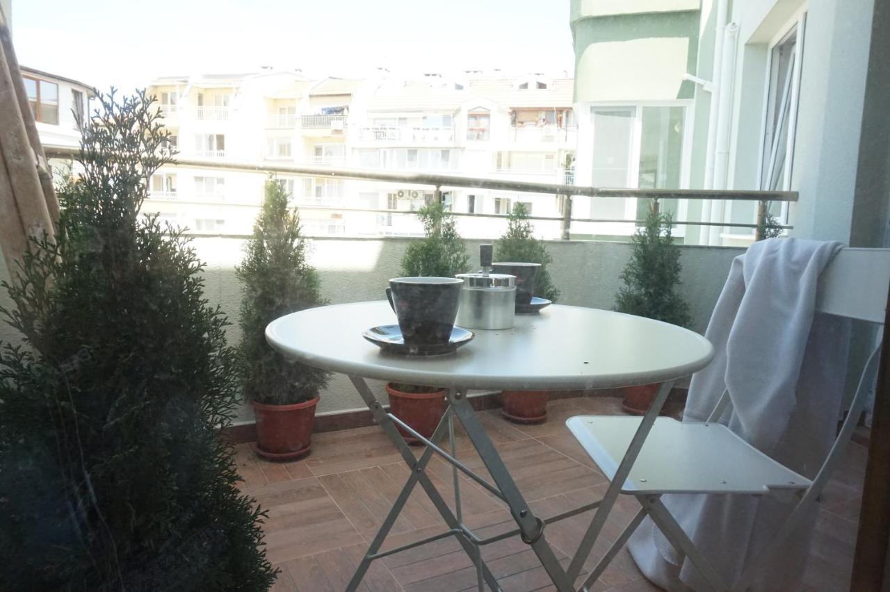 Bright, Comfortable And Cozy Apartment Burgas Exteriör bild
